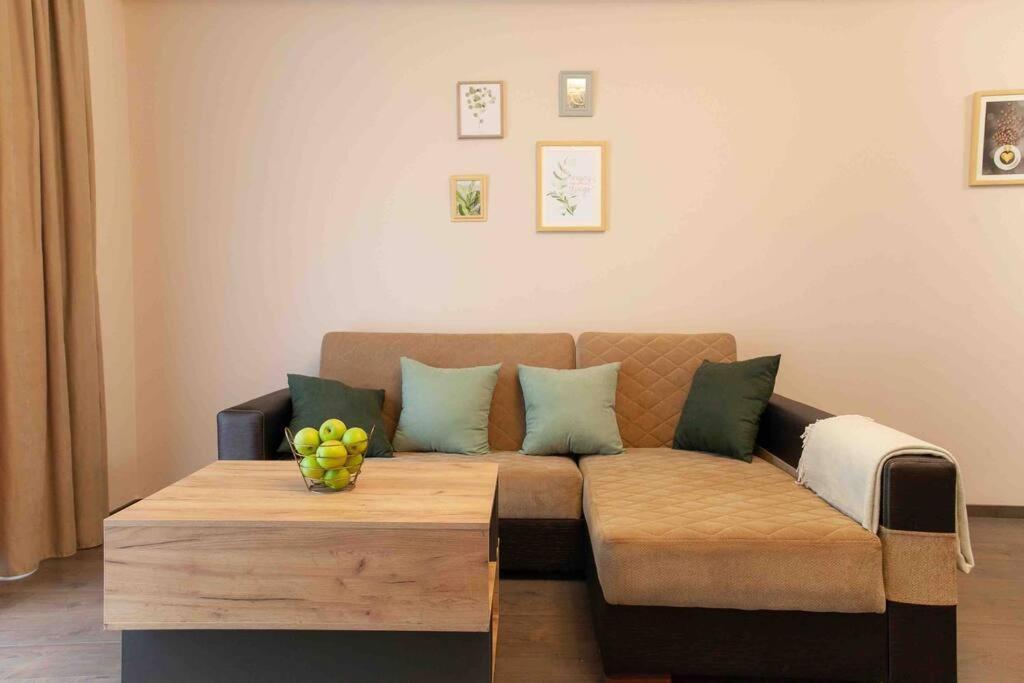 Gg Home - Cozy 1 Bedroom Apartment On Kazbegi Avenue 15 Tbiliszi Kültér fotó