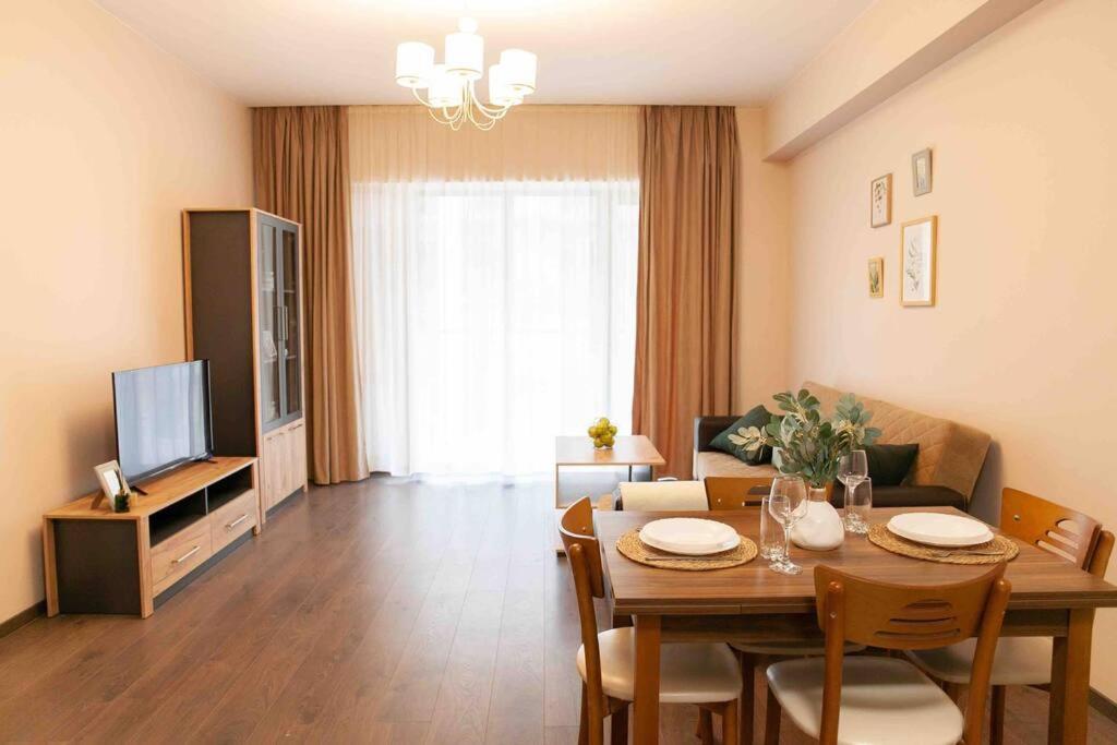 Gg Home - Cozy 1 Bedroom Apartment On Kazbegi Avenue 15 Tbiliszi Kültér fotó