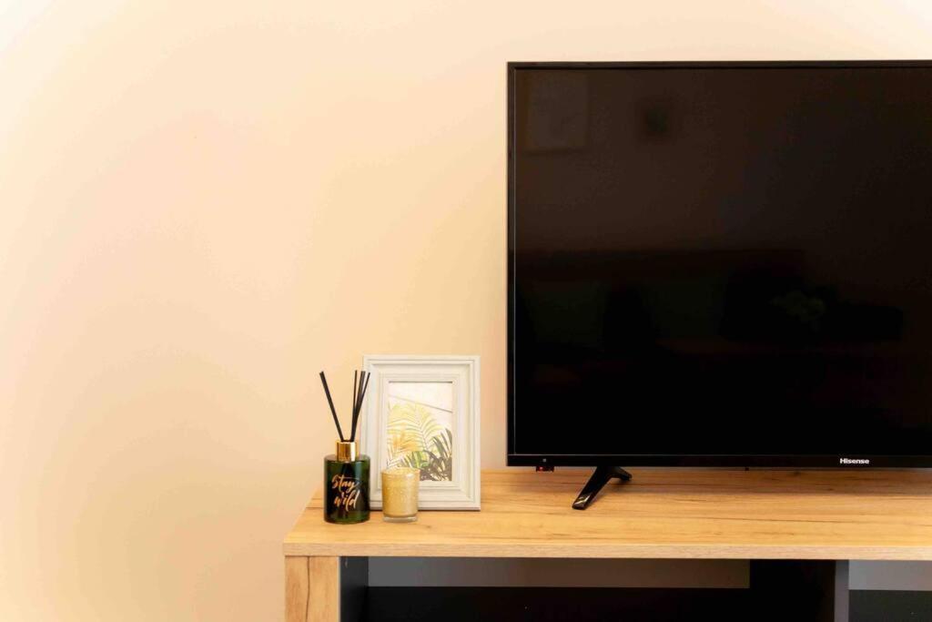Gg Home - Cozy 1 Bedroom Apartment On Kazbegi Avenue 15 Tbiliszi Kültér fotó