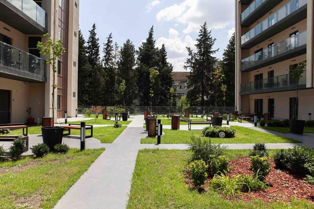 Gg Home - Cozy 1 Bedroom Apartment On Kazbegi Avenue 15 Tbiliszi Kültér fotó