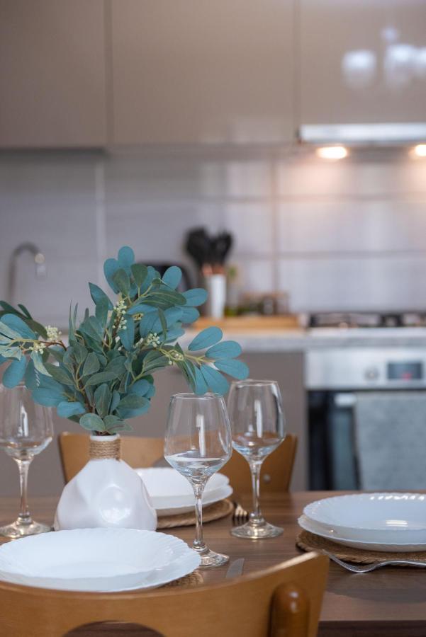 Gg Home - Cozy 1 Bedroom Apartment On Kazbegi Avenue 15 Tbiliszi Kültér fotó