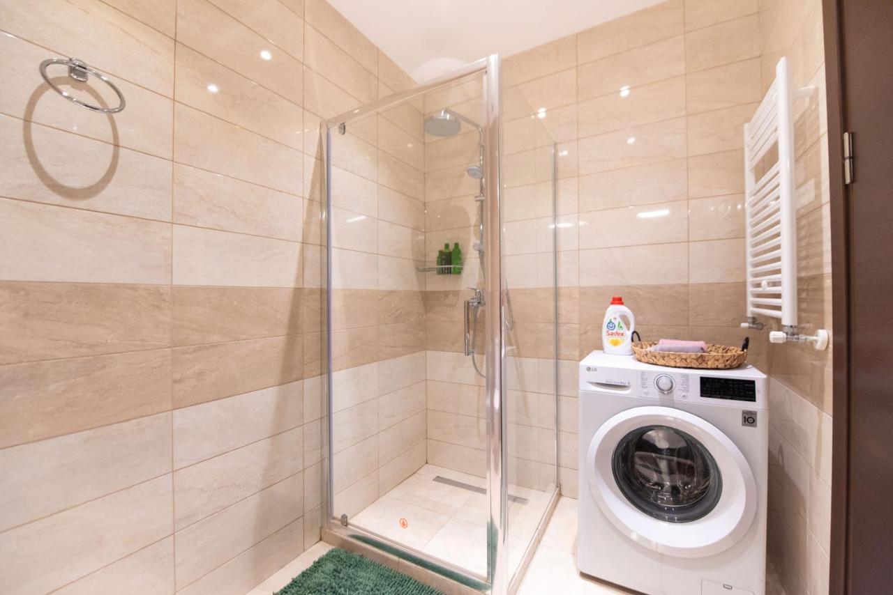 Gg Home - Cozy 1 Bedroom Apartment On Kazbegi Avenue 15 Tbiliszi Kültér fotó
